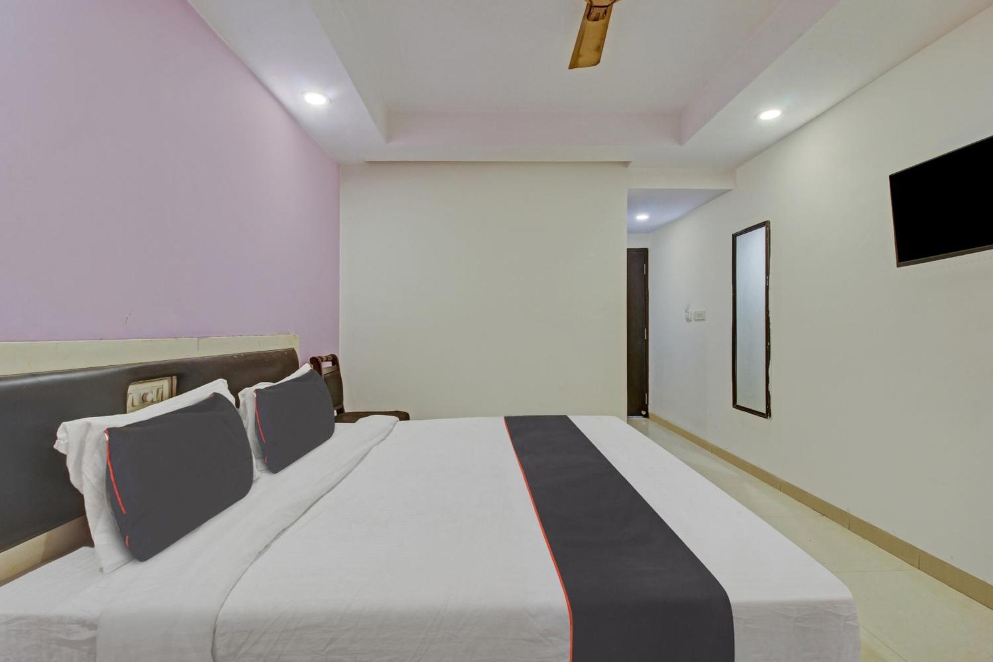 Hotel Collection O Sai Krupa Hyderabad Esterno foto
