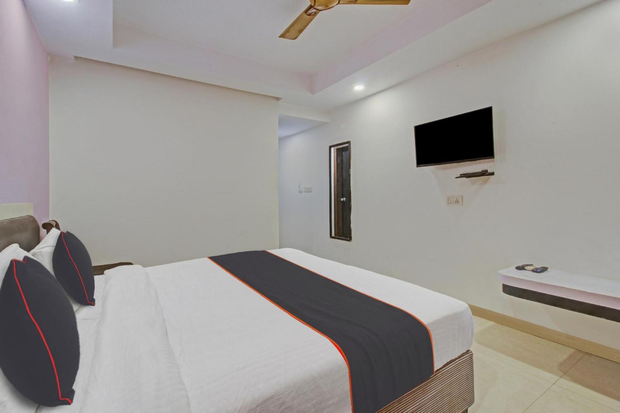 Hotel Collection O Sai Krupa Hyderabad Esterno foto