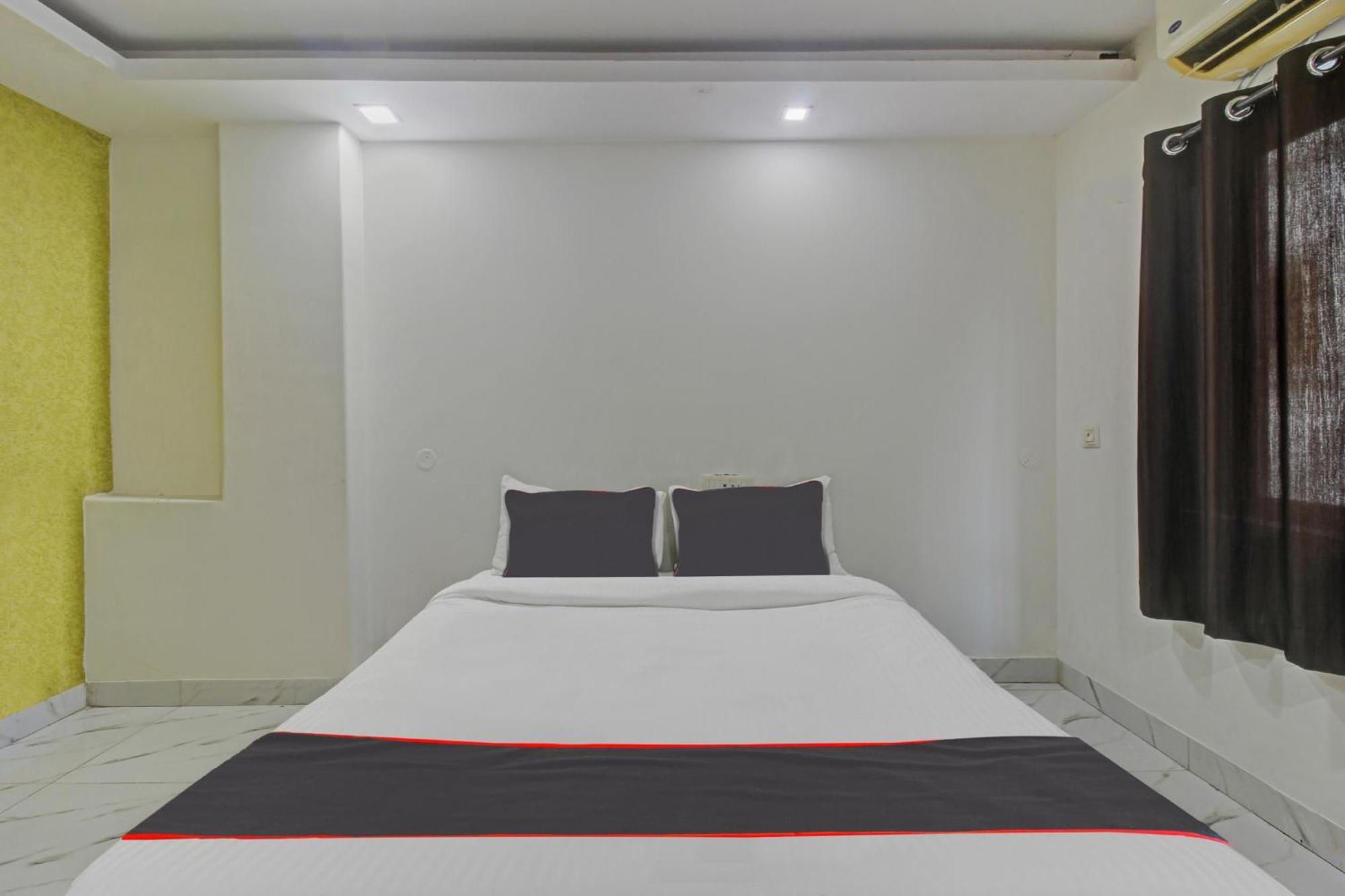 Hotel Collection O Sai Krupa Hyderabad Esterno foto